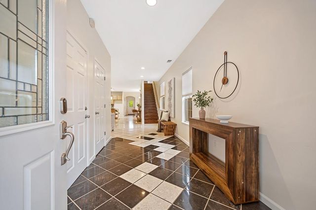 2121 Perkins Way, Sacramento, CA 95818