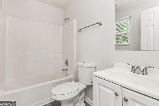 123 Whispering Pine Lane NE, White, GA 30184