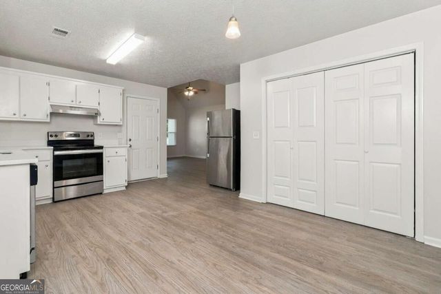 123 Whispering Pine Lane NE, White, GA 30184