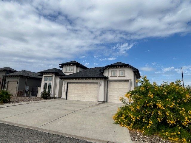 13646 Catamaran Dr, Corpus Christi, TX 78418