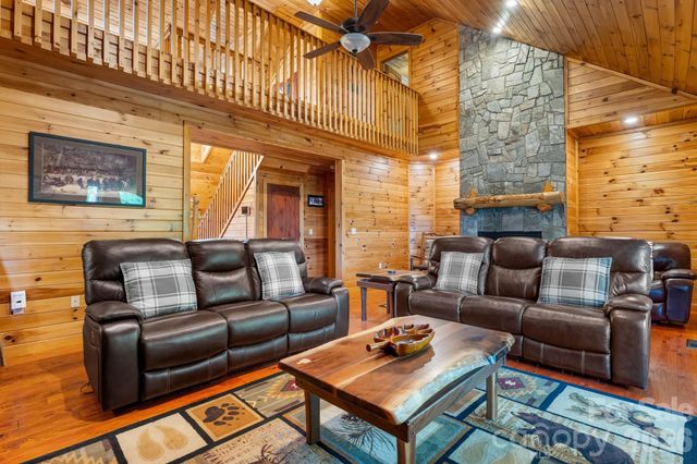 110 Mountain Crest Drive S, Marion, NC 28752