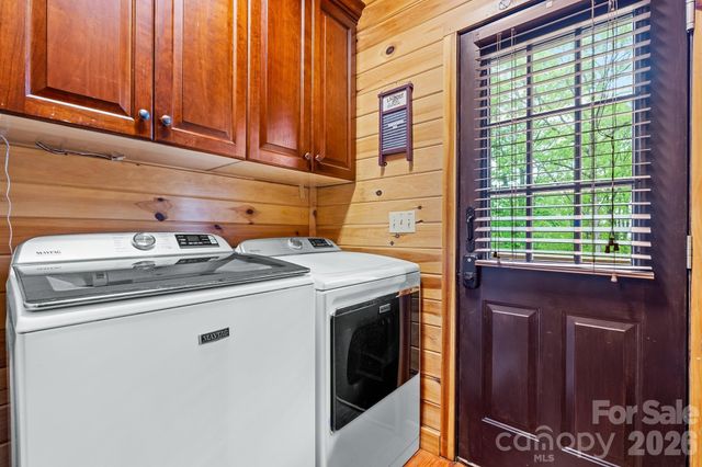 110 Mountain Crest Drive S, Marion, NC 28752