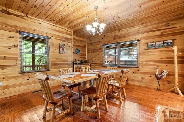 110 Mountain Crest Drive S, Marion, NC 28752