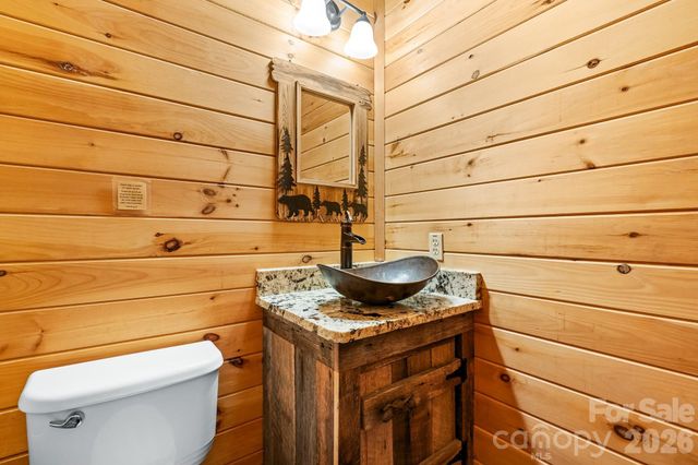 110 Mountain Crest Drive S, Marion, NC 28752