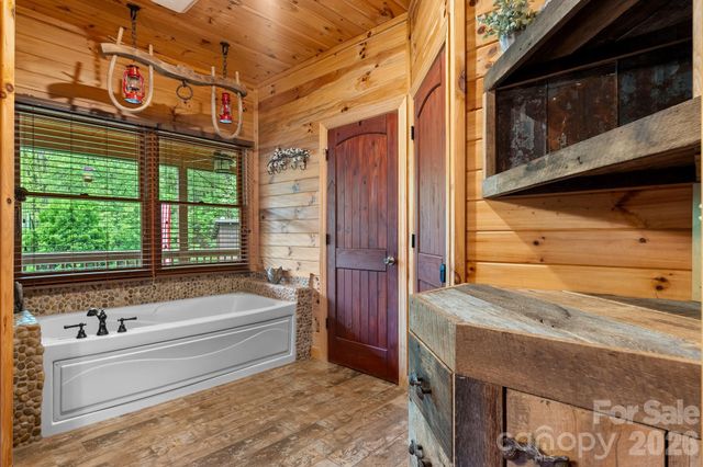 110 Mountain Crest Drive S, Marion, NC 28752