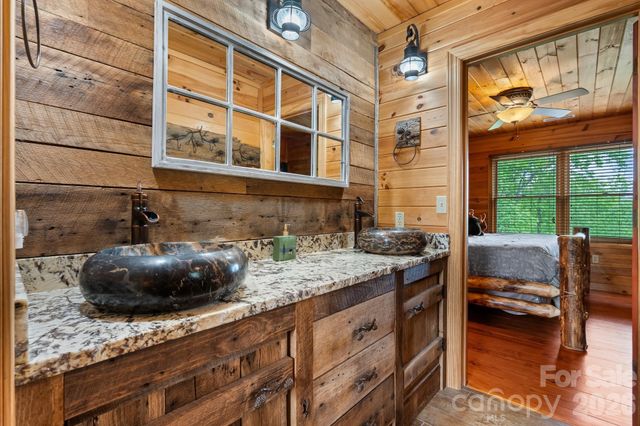 110 Mountain Crest Drive S, Marion, NC 28752