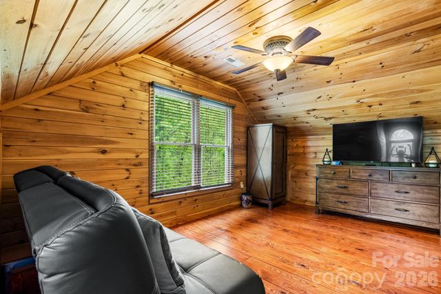110 Mountain Crest Drive S, Marion, NC 28752