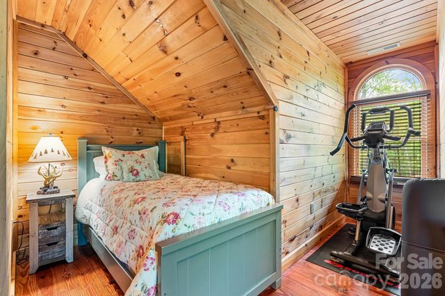 110 Mountain Crest Drive S, Marion, NC 28752