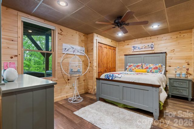 110 Mountain Crest Drive S, Marion, NC 28752
