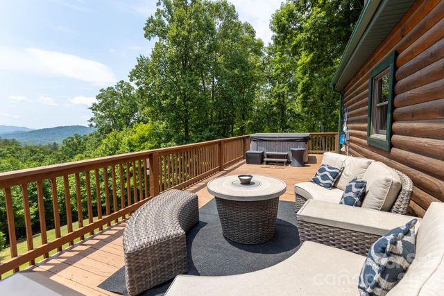 110 Mountain Crest Drive S, Marion, NC 28752