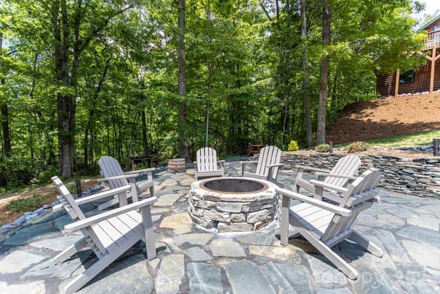 110 Mountain Crest Drive S, Marion, NC 28752