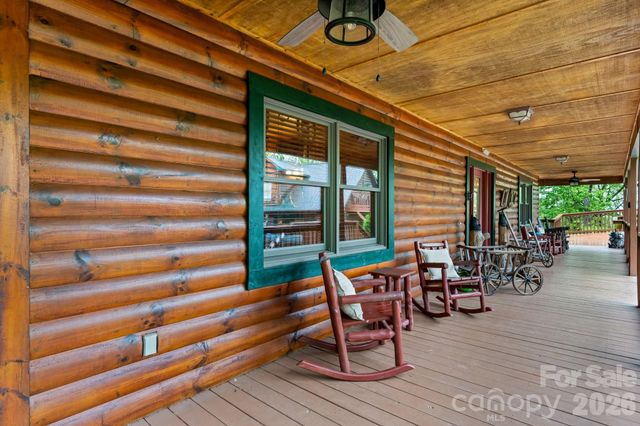 110 Mountain Crest Drive S, Marion, NC 28752