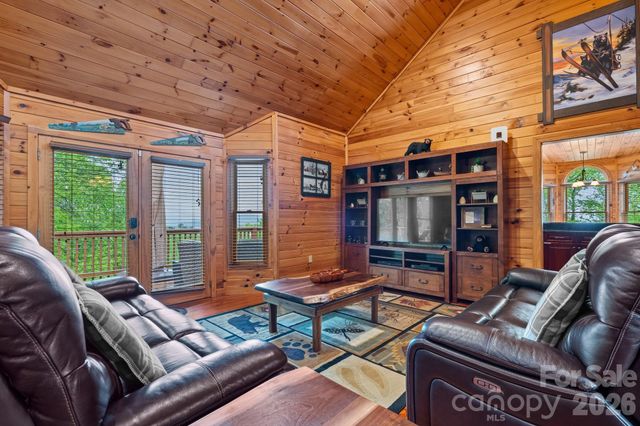 110 Mountain Crest Drive S, Marion, NC 28752
