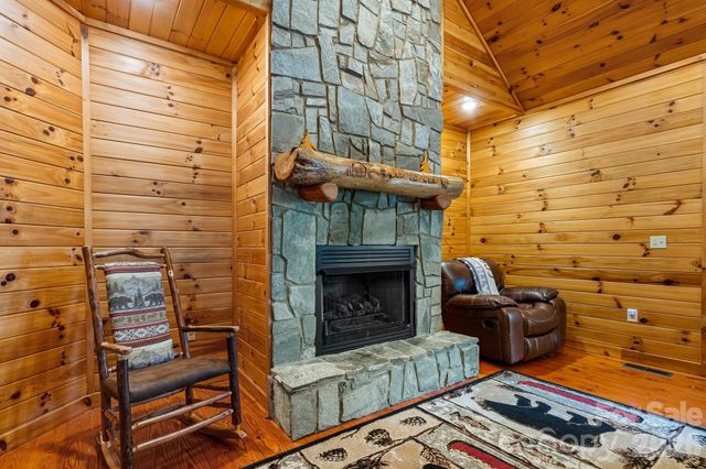 110 Mountain Crest Drive S, Marion, NC 28752