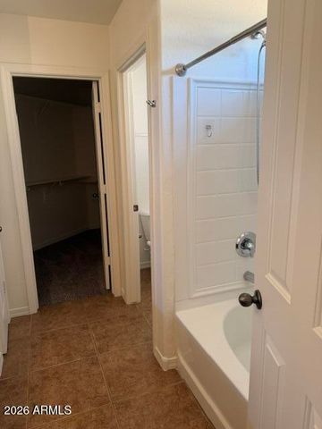 887 W Desert Hills Drive, San Tan Valley, AZ 85143