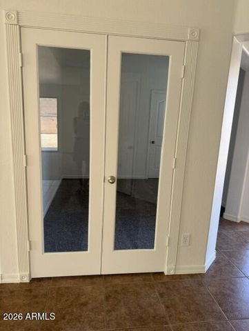 887 W Desert Hills Drive, San Tan Valley, AZ 85143