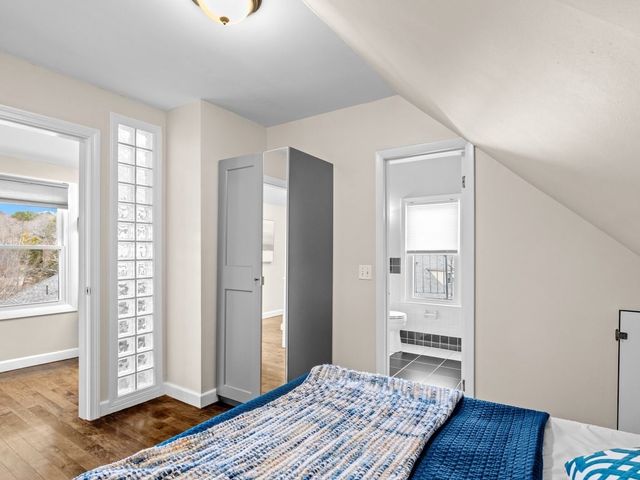 47 R Jamaica 3, Boston, MA 02130