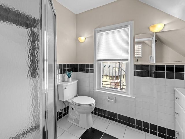 47 R Jamaica 3, Boston, MA 02130