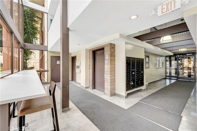 5585 E Pacific Coast HWY 342, Long Beach, CA 90804