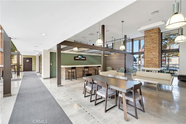 5585 E Pacific Coast HWY 342, Long Beach, CA 90804