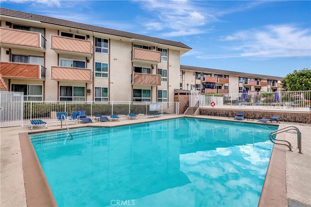 5585 E Pacific Coast HWY 342, Long Beach, CA 90804
