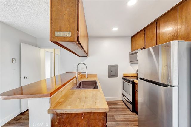 5585 E Pacific Coast HWY 342, Long Beach, CA 90804