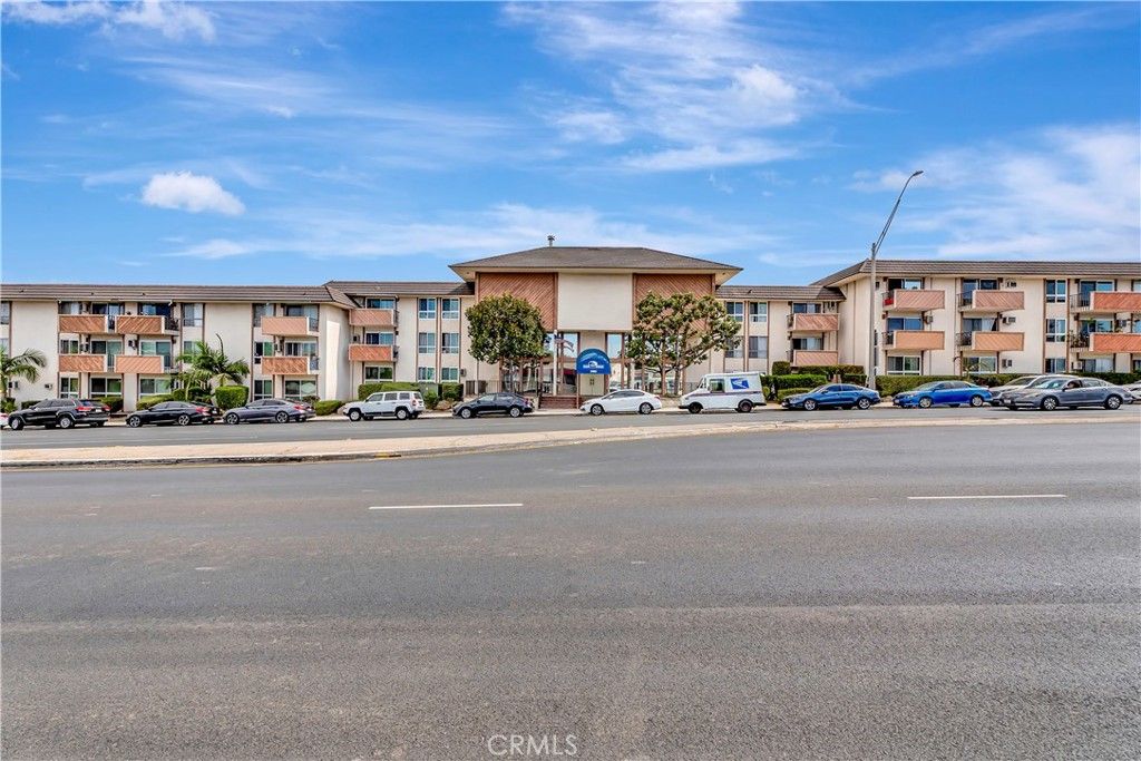 5585 E Pacific Coast HWY 342, Long Beach, CA 90804