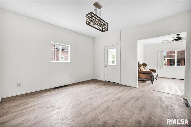 1016 CAROLINE Street, Pekin, IL 61554