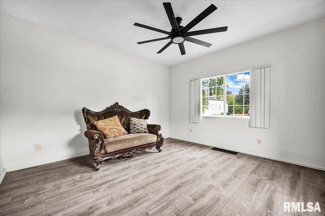 1016 CAROLINE Street, Pekin, IL 61554