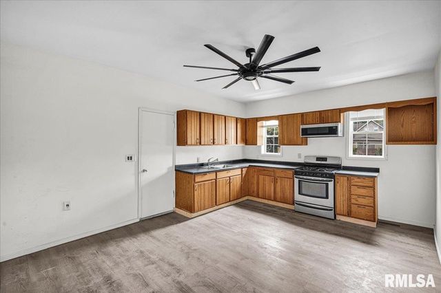 1016 CAROLINE Street, Pekin, IL 61554