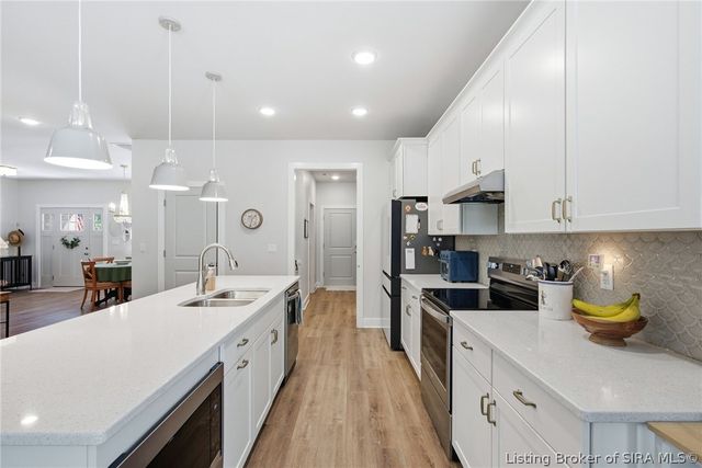 4517 Augusta National Drive, Floyds Knobs, IN 47119