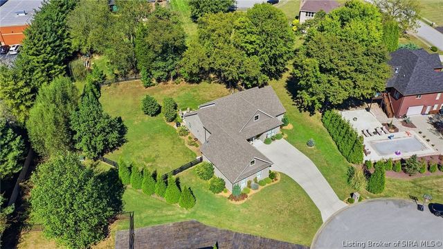 4517 Augusta National Drive, Floyds Knobs, IN 47119