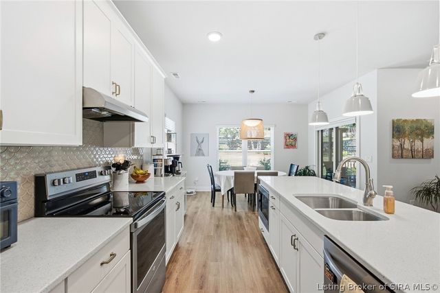 4517 Augusta National Drive, Floyds Knobs, IN 47119