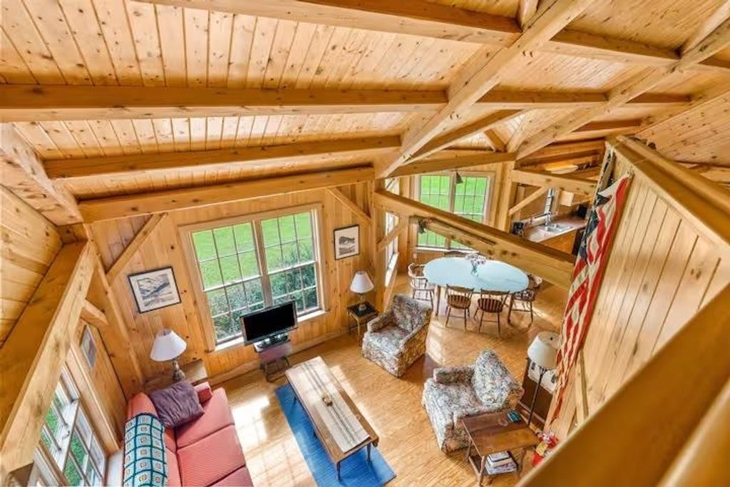 Image 11 of property listing at 65 Bentley Lane, Jericho, VT 05465