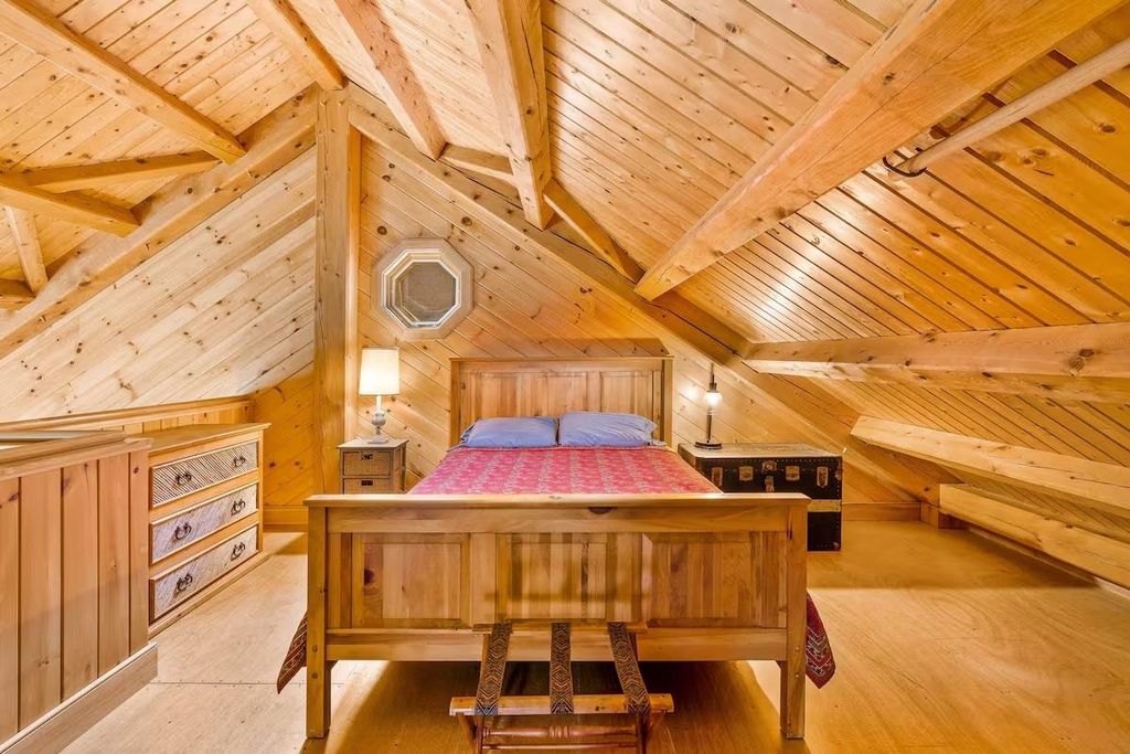 Image 13 of property listing at 65 Bentley Lane, Jericho, VT 05465