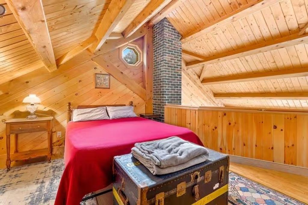 Image 14 of property listing at 65 Bentley Lane, Jericho, VT 05465