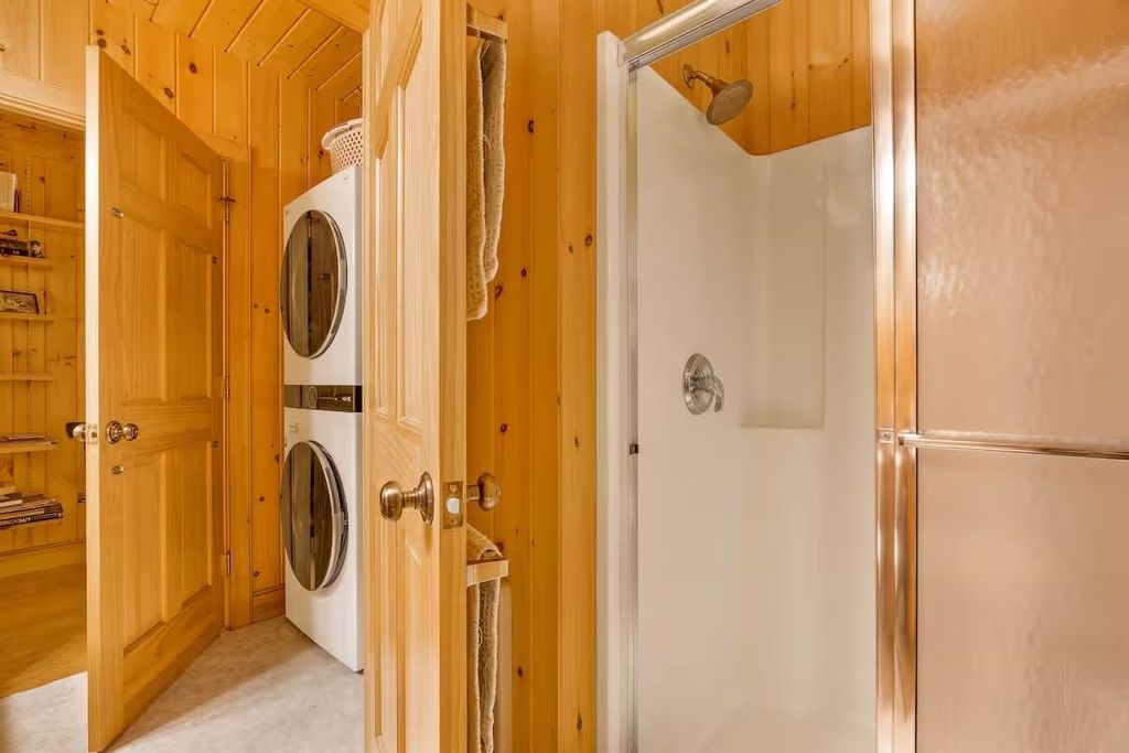 Image 16 of property listing at 65 Bentley Lane, Jericho, VT 05465