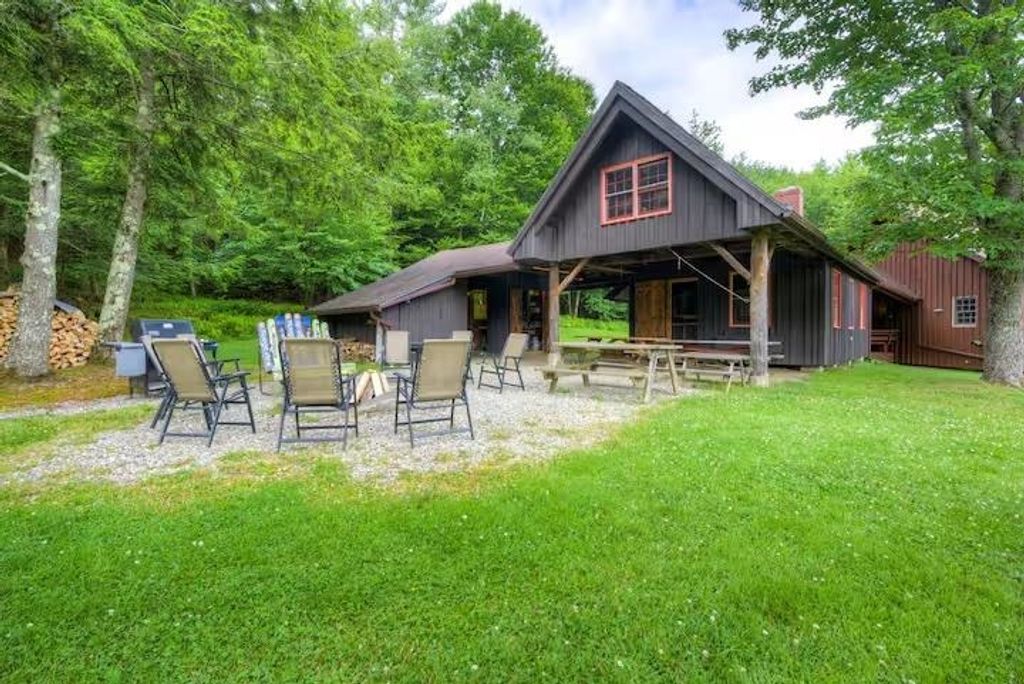 Image 21 of property listing at 65 Bentley Lane, Jericho, VT 05465