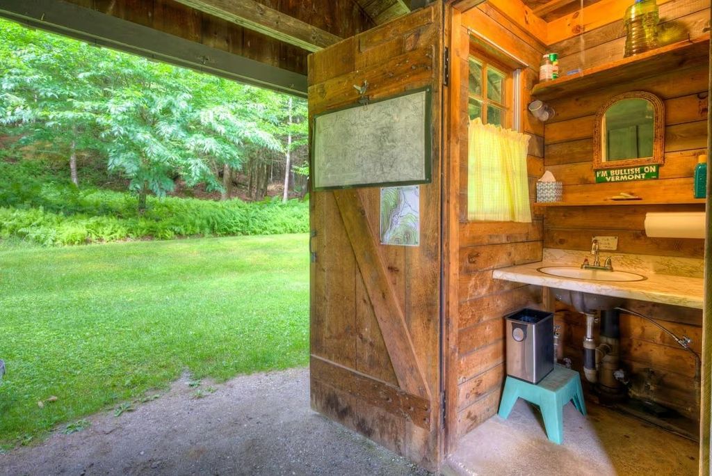 Image 24 of property listing at 65 Bentley Lane, Jericho, VT 05465