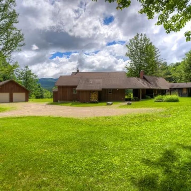 Image 4 of property listing at 65 Bentley Lane, Jericho, VT 05465