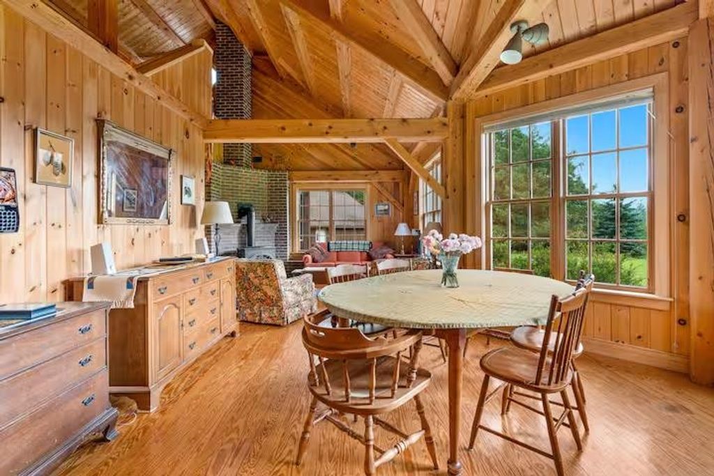 Image 8 of property listing at 65 Bentley Lane, Jericho, VT 05465