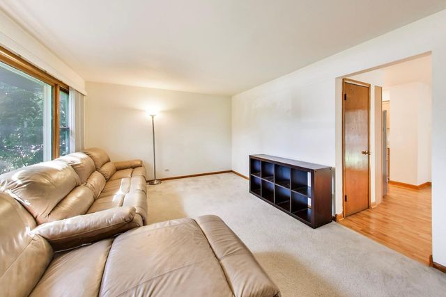 249 Sunrise Avenue, Willowbrook, IL 60527