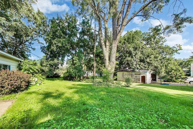 249 Sunrise Avenue, Willowbrook, IL 60527