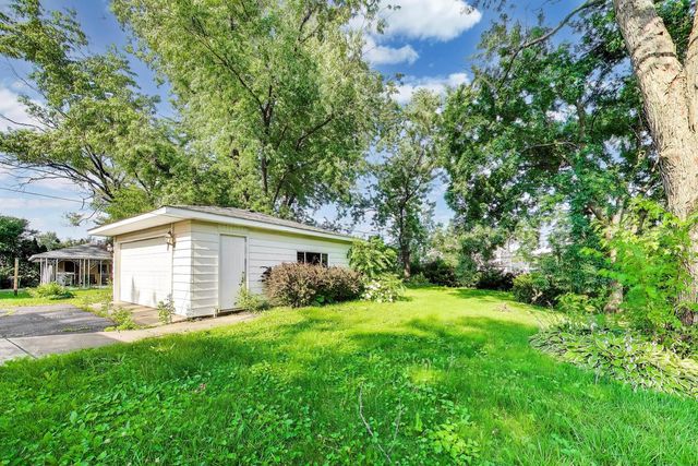 249 Sunrise Avenue, Willowbrook, IL 60527