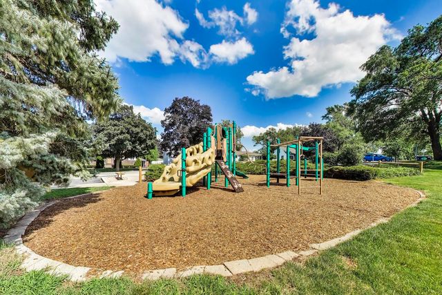 249 Sunrise Avenue, Willowbrook, IL 60527