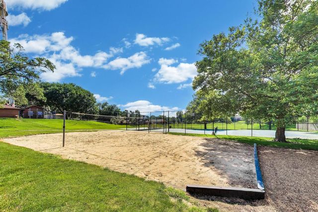 249 Sunrise Avenue, Willowbrook, IL 60527