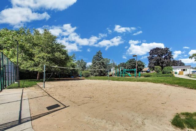 249 Sunrise Avenue, Willowbrook, IL 60527