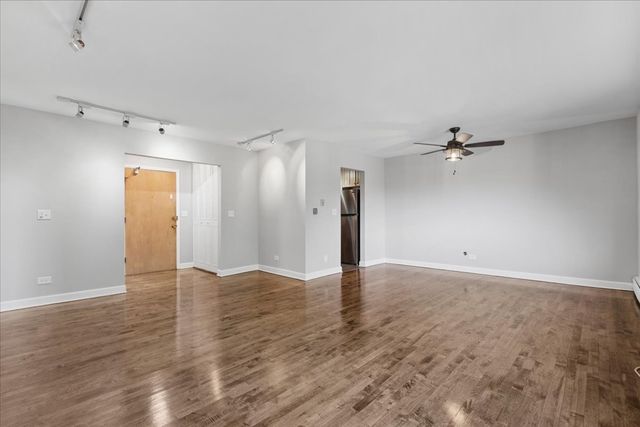 1415 W Pratt Boulevard 303, Chicago, IL 60626