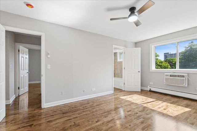 1415 W Pratt Boulevard 303, Chicago, IL 60626