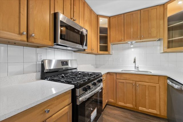1415 W Pratt Boulevard 303, Chicago, IL 60626